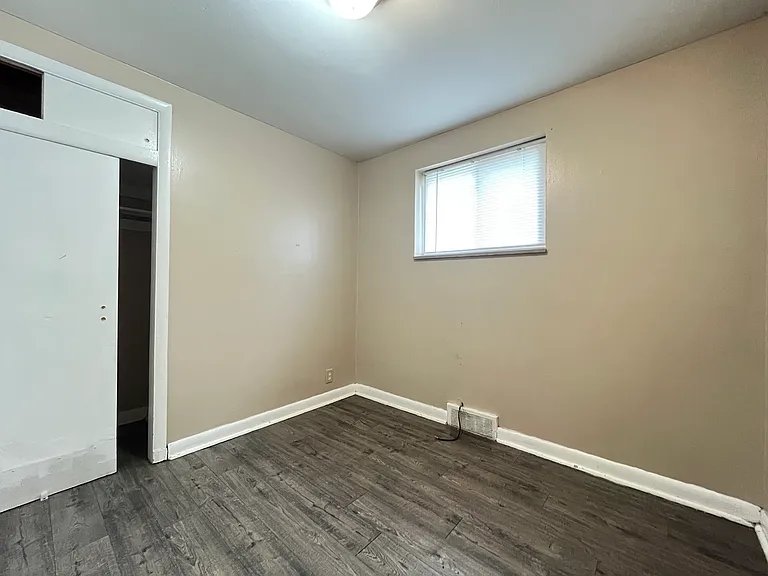 1137 Glenside Ln — Photo 9