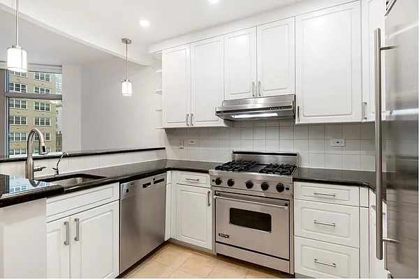 Rented by Douglas Elliman | media 15