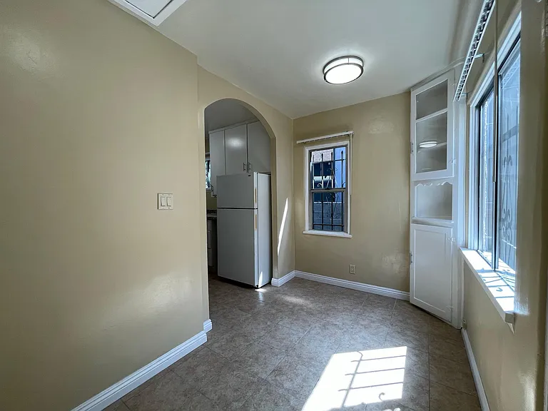 736 Marine St — Photo 6