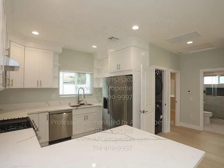 9565 Mansor Ave — Photo 11