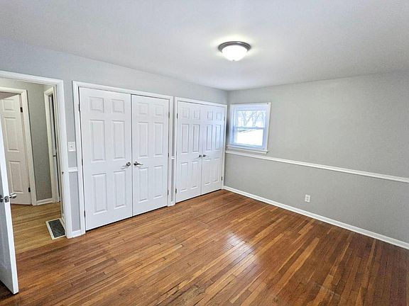 4th image of 934 N Oakwood St