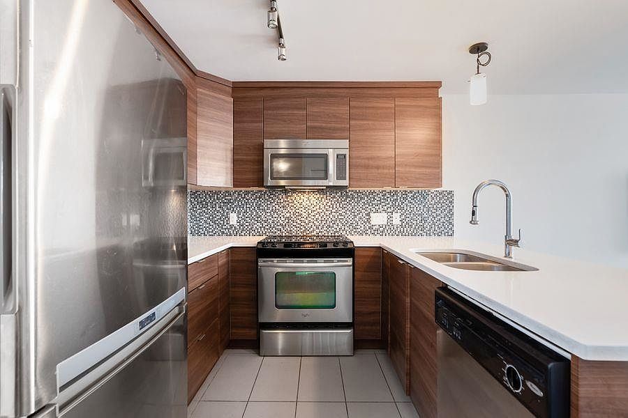 1st image of 4338 Commercial St #206