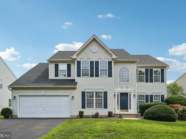 22 Dalton Dr, Newark, DE 19702