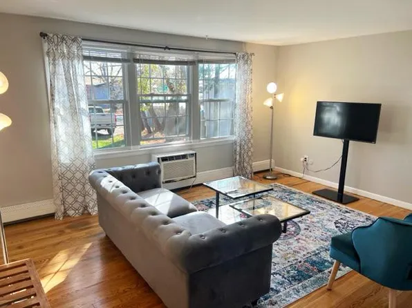 105 N Willow St, Liverpool, NY