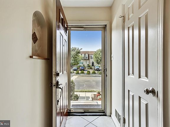 3rd image of 6163 Wellington Commons Dr