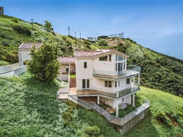 2501 Barrymore Dr, Malibu, CA 90265