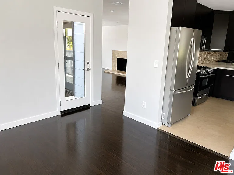 1219 S Burnside Ave — Photo 7