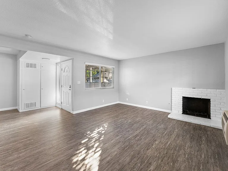 Pacific Palms Apartment Homes — Photo 3