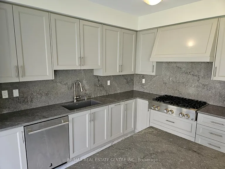18 Gladmary Dr — Photo 18