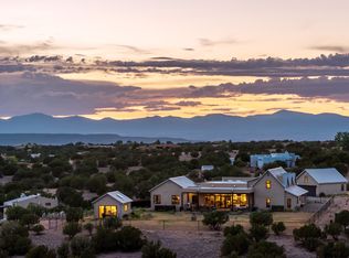 31 Vista Calabasas, Santa Fe, NM 87506
