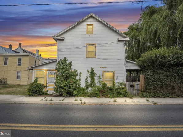 3 S Locust St, Shiremanstown, PA 17011