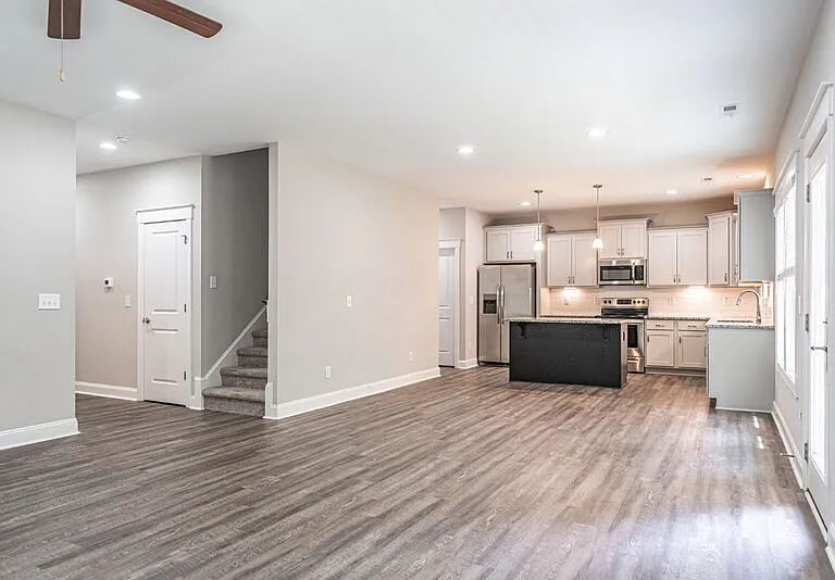 643 Lilac Ln — Photo 4