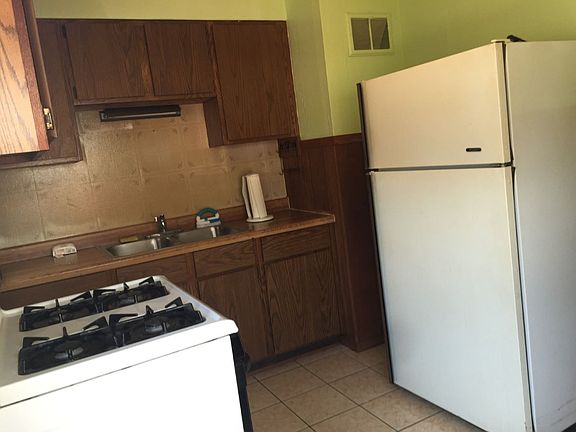 4th image of 2220 Lawndale Ave