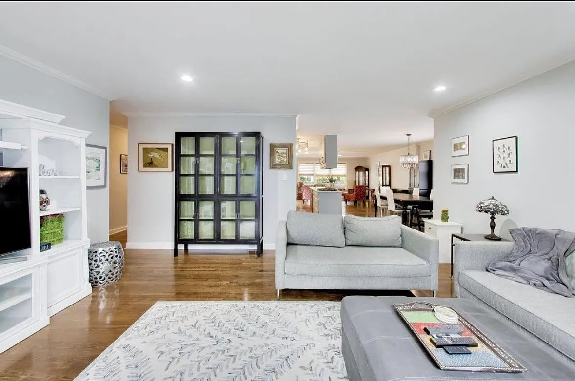 4 bed, 1739 sqft, $4,100 — Photo 3