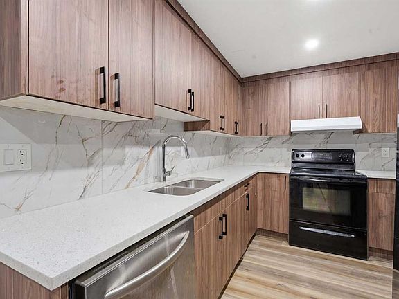 4th image of 212 E Panatella Dr NW