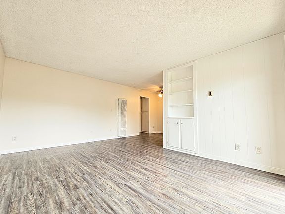 4th image of 4070 Mississippi St APT 3