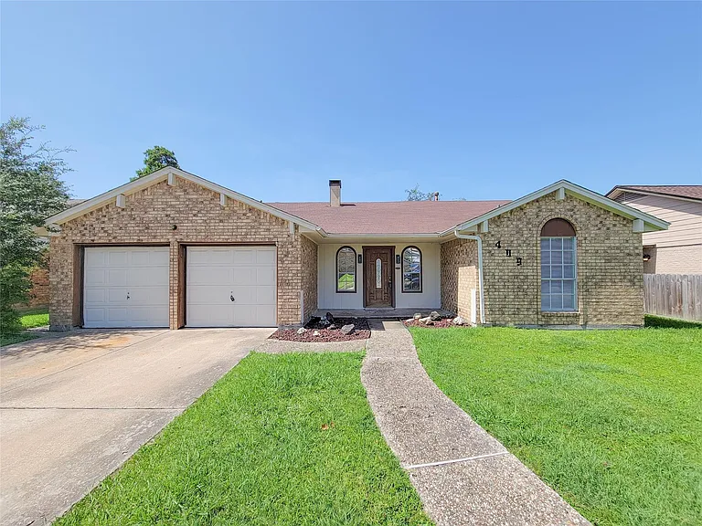 409 S Travis St — Photo 1