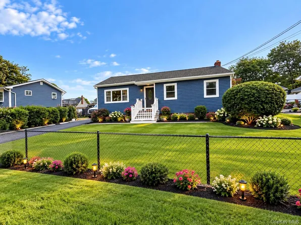 14 Holt Street, Amityville, NY 11701