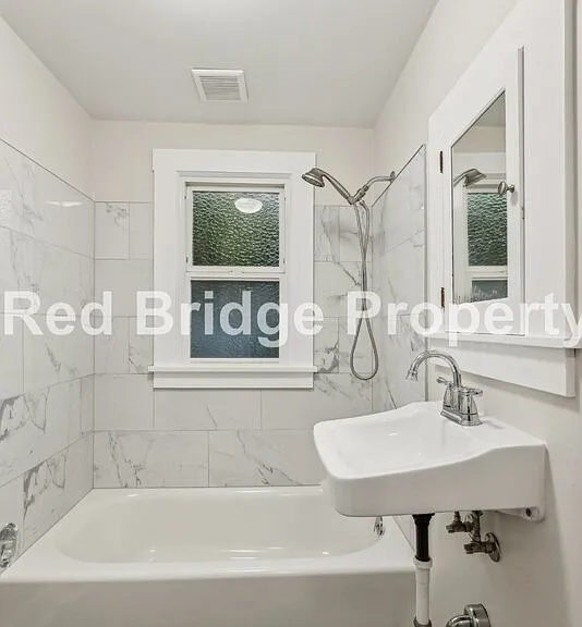 2619 NE Flanders St — Photo 21