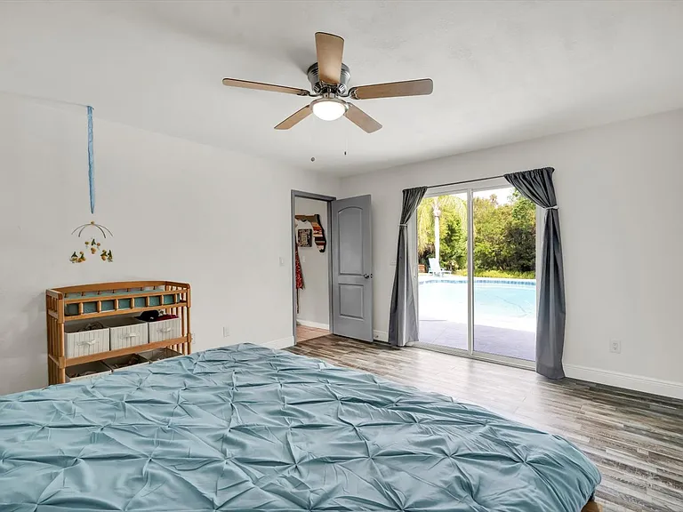245 Country Circle Dr E — Photo 16