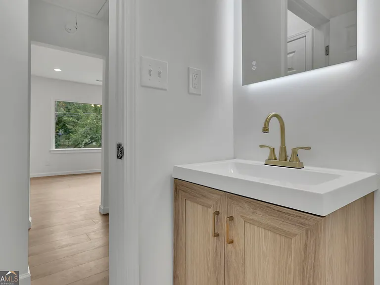 808 S Park Dr SE — Photo 21