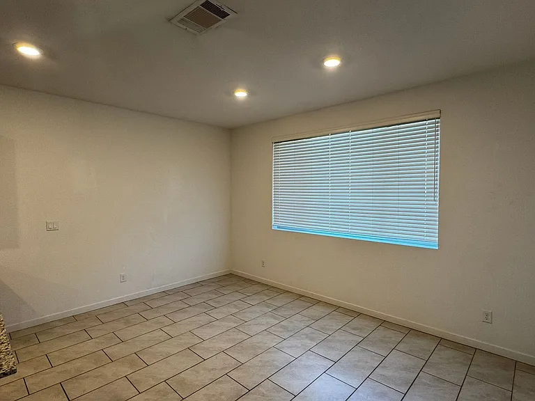 7080 Garnet Crest Ct — Photo 10