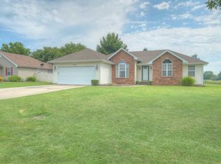 4410 Golf Link Dr, Joplin, MO 64804