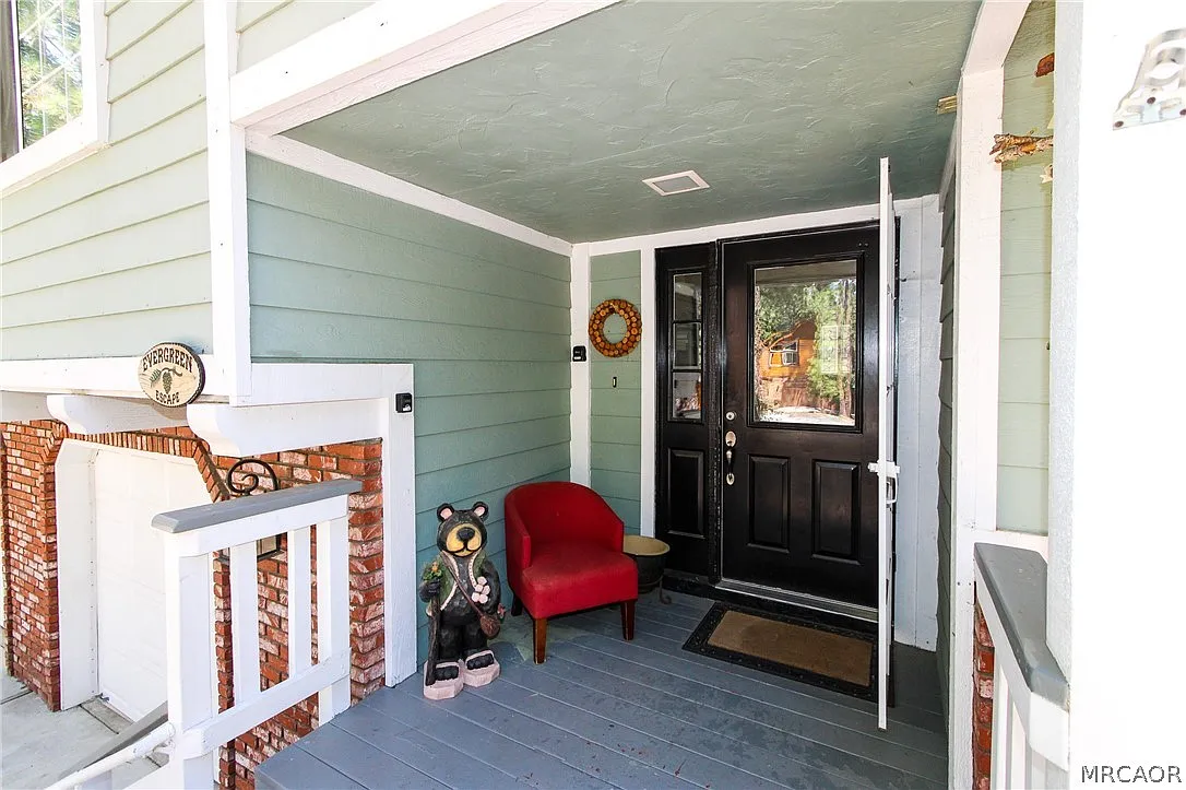 3 bed, 2.5 bath, 1906 sqft, $3,000 — Photo 2