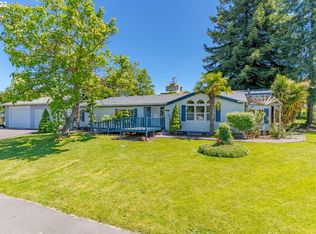 319 N 3rd St, Jefferson, OR 97352