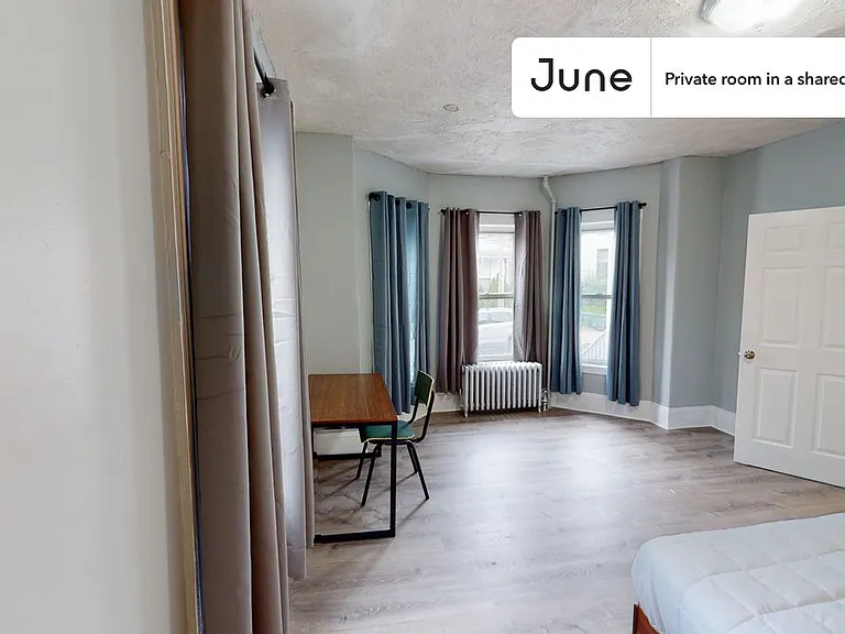 11 Islington St #A — Photo 2