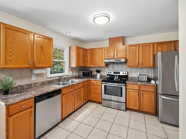 805 S White St — Photo 13