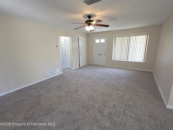 3rd image of 6568 Treehaven Dr