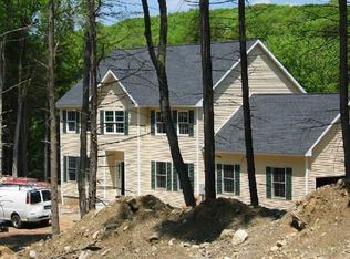 9 Carriage Ests, Oxford, CT 06478