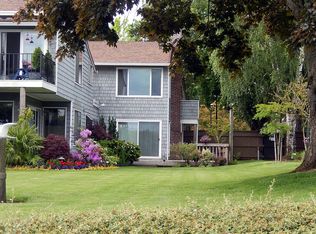 438 N Hayden Bay Dr, Portland, OR 97217