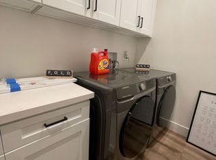 18322 Citronia St, Northridge, CA 91325