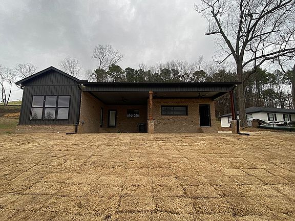 3rd image of 285 Adventure Rd
