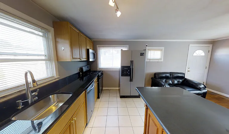 101 Lorraine Ave — Photo 3