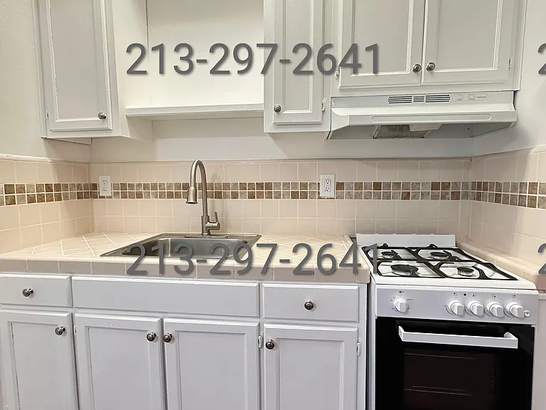 1220 S Harvard Blvd #107 — Photo 5