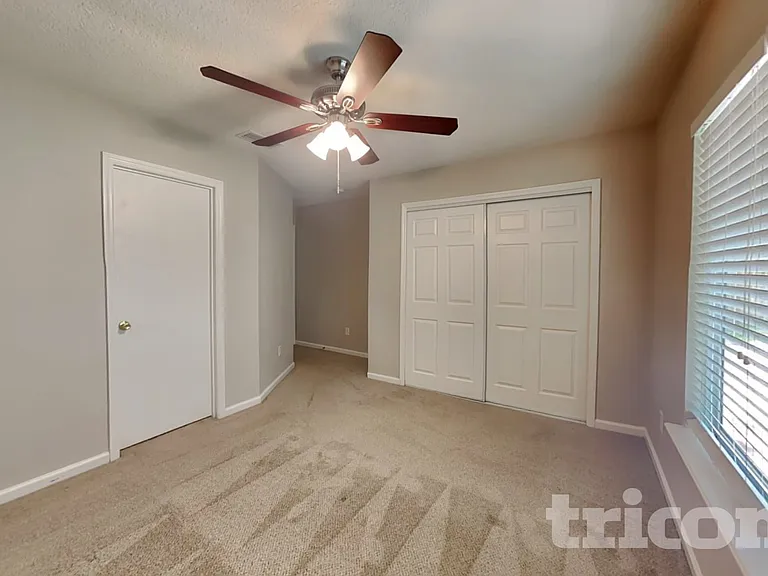 137 Brays Island Ln — Photo 9