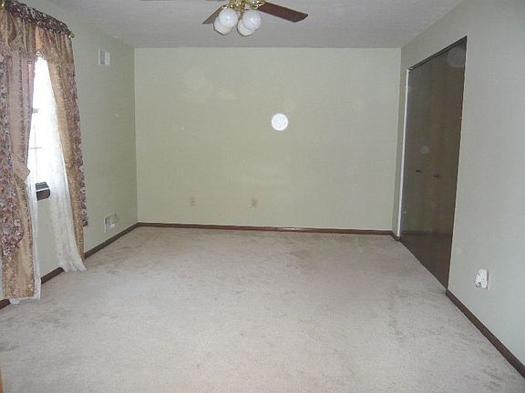 Master with Ceiling Fan/Light and Private Bath