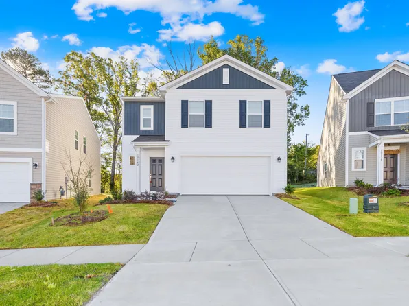 10142 Chatham Run Ln, Charlotte, NC 28262