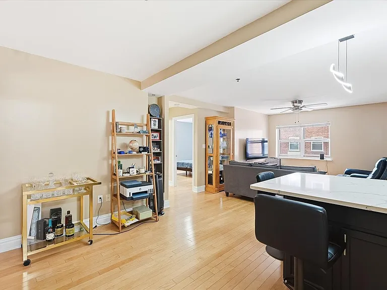 70 S Munn Ave #408 — Photo 10