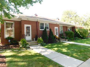 2546 Lawndale Ave, Evanston, IL 60201