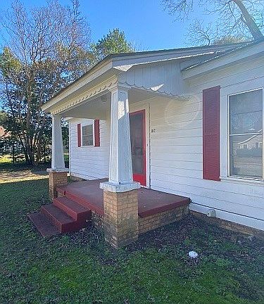 2nd image of 817 Evelyn St
