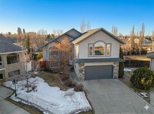 60 E Daniel Close, Red Deer, AB T4R3M3