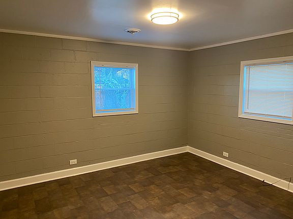 2nd image of 1001 Park St