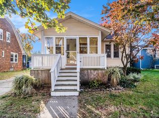 1053 W Hazelhurst St, Ferndale, MI