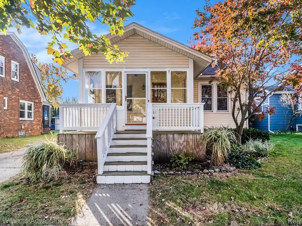 1053 W Hazelhurst St, Ferndale, MI 48220