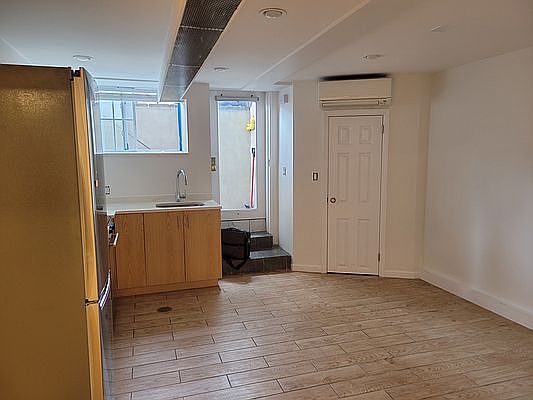 1st image of 4013 50th Ave #1