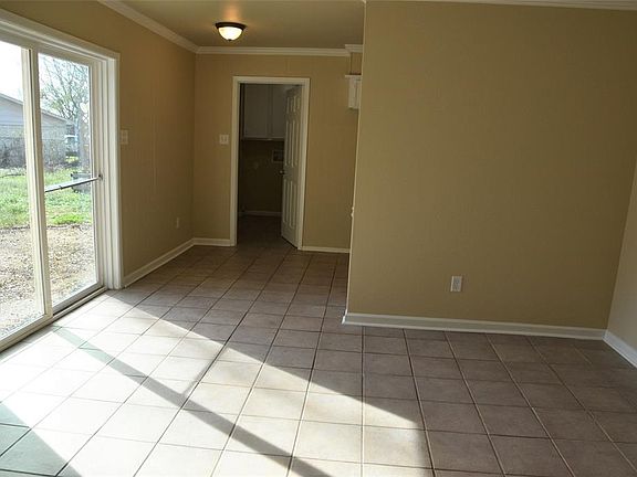 5th image of 407 Carol Ave